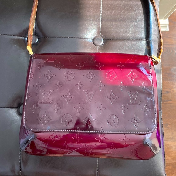 Louis Vuitton Handbags - Authentic Louis Vuitton purse